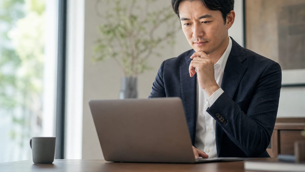 SNS運用代行の契約で失敗しない7つの注意点｜著作権・炎上対応・準委任vs請負の選び方まで完全解説