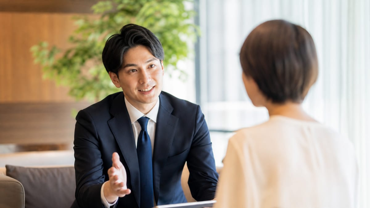 営業顧問の費用相場を徹底解説｜料金体系の内訳とコストを抑える実践法
